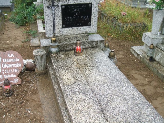 Grób Ewa Stodulska